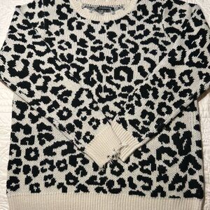 Staccato Cheetah Print Long Sleeve Sweater Distressed Hem Women’s Size L
